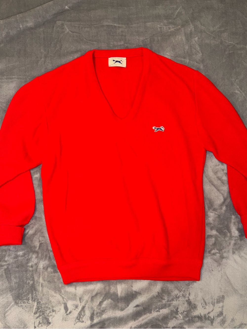 Vintage jcpenney The Fox Sweater in with Chest Logo